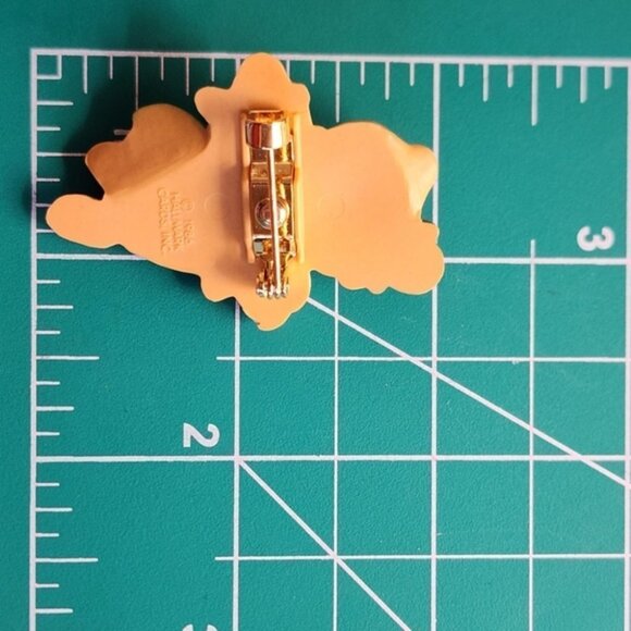 Hallmark Dancing Bear St. Patrick's Day Brooch - Picture 3 of 3